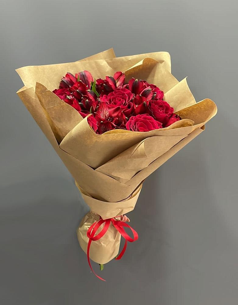 Букет цветов из: Альстромерии и Розы в Крымгиреевском