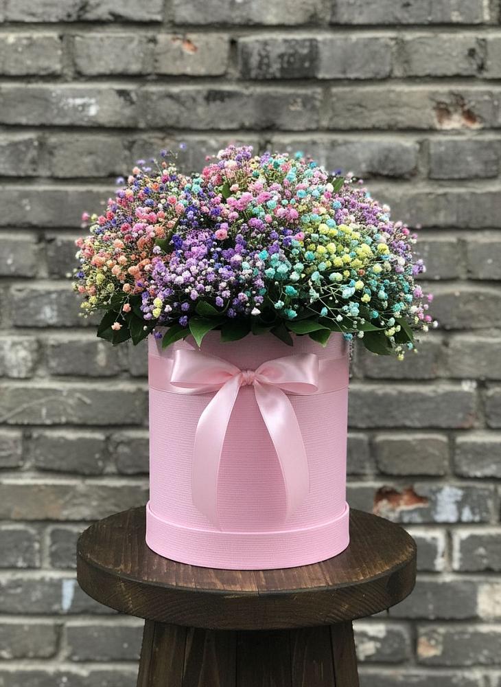 Цветочная композиция из Гипсофила и Розы в шляпной коробке в Крымгиреевском