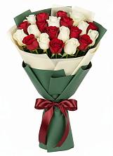 Букет Микс из красных и белых роз в Крымгиреевском
