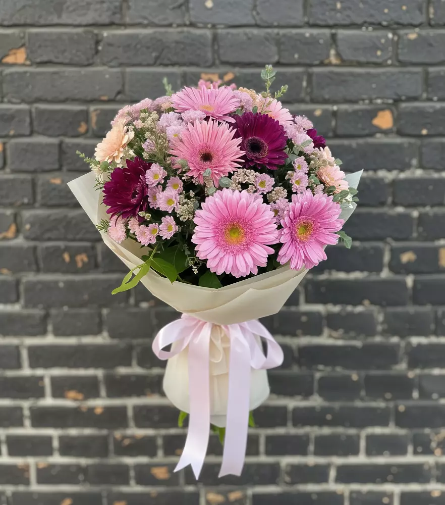 Букет цветов из: Герберы и Хризантемы в Крымгиреевском