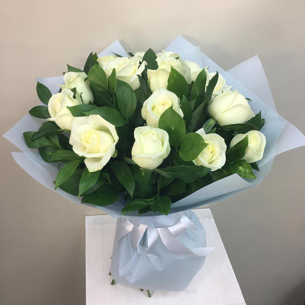 Букет 15 Белых роз Проуд в Крымгиреевском