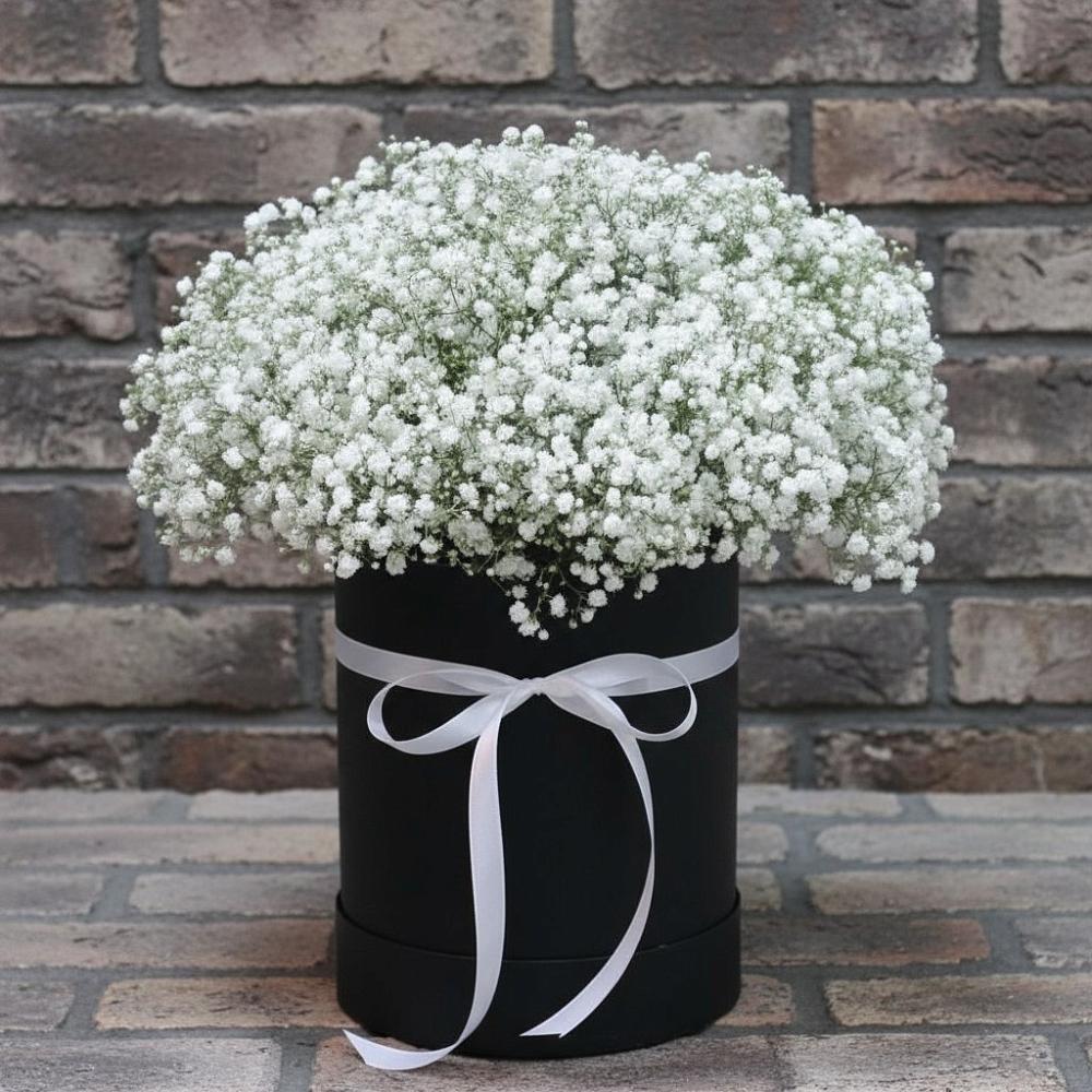 Цветочная композиция из Гипсофила в шляпной коробке в Крымгиреевском