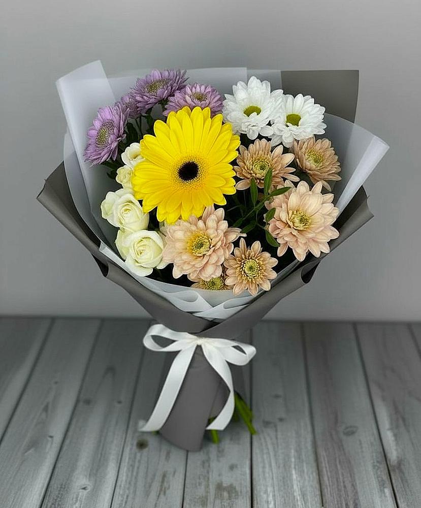 Букет цветов из: Розы, Герберы и Хризантемы в Крымгиреевском
