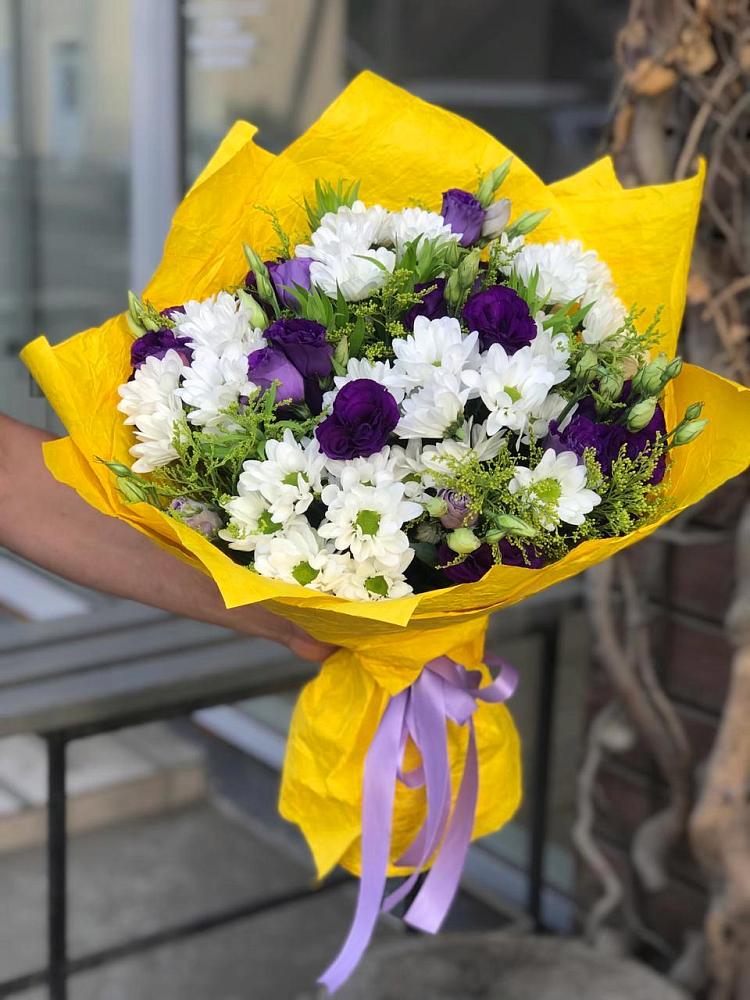 Букет цветов из: Ирисы, Хризантемы и Ромашки в Крымгиреевском