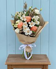 Букет цветов из:  Альстромерии, Лизиантусы, Розы и Хризантемы в Крымгиреевском