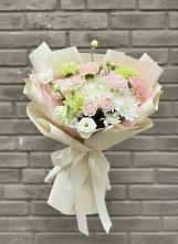 Букет цветов из:  Гвоздики, Розы, Лизиантусы и Хризантемы в Крымгиреевском