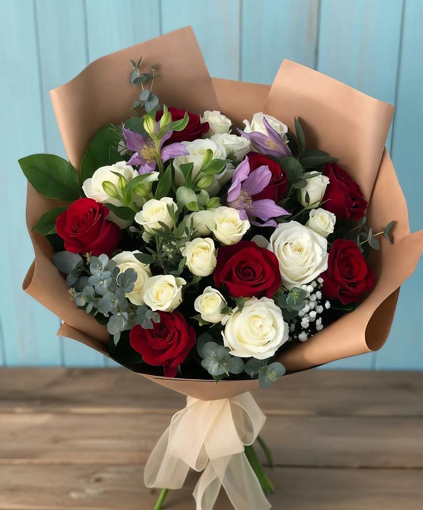 Букет цветов из: Розы и Альстромерии в Крымгиреевском